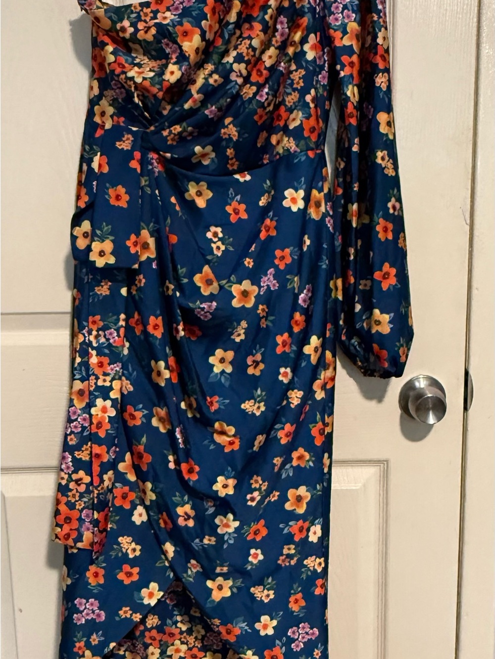 NWT AMUR One-Shoulder Blue Floral Twist-Front Midi Dress SIZE 4 - Picture 5 of 8